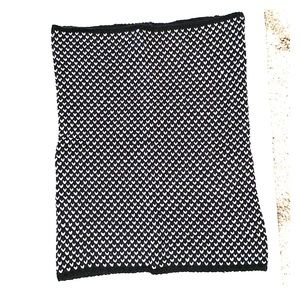 NWT Gap black and white heart cowl